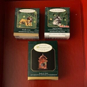 Hallmark Keepsake Ornament Set - Green and Red